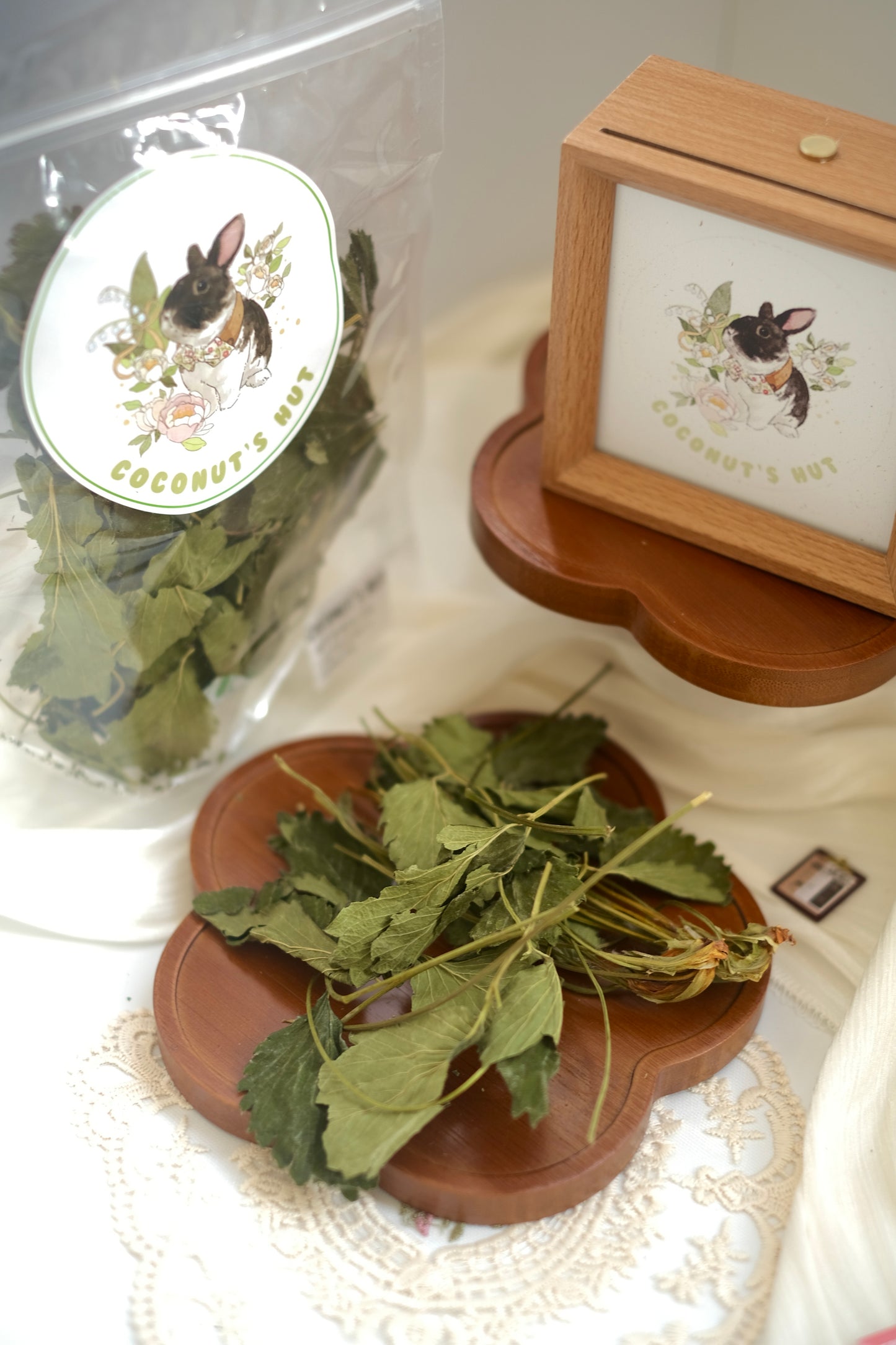 Coconut's Hut Strawberry Stems & Leaves 20g