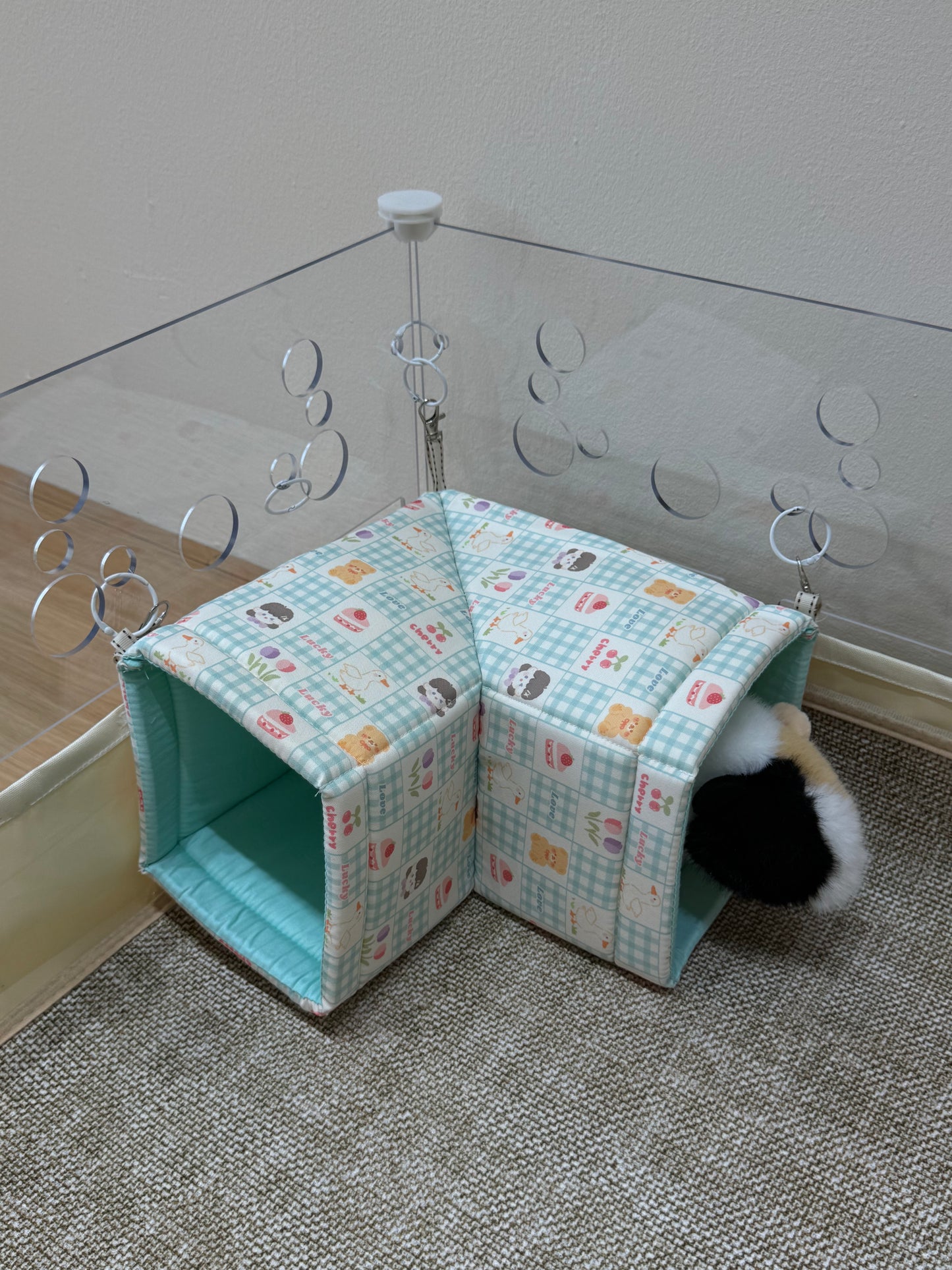 Right Angle Hideout Tunnel