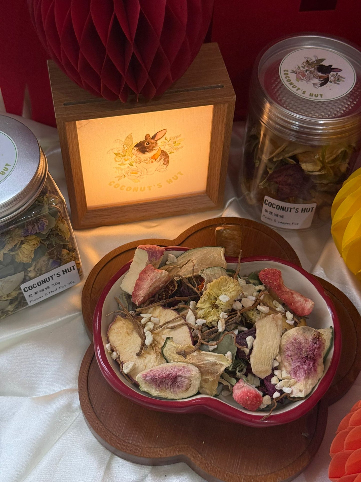 Coconut's Hut Small Pet Reunion Feast Set